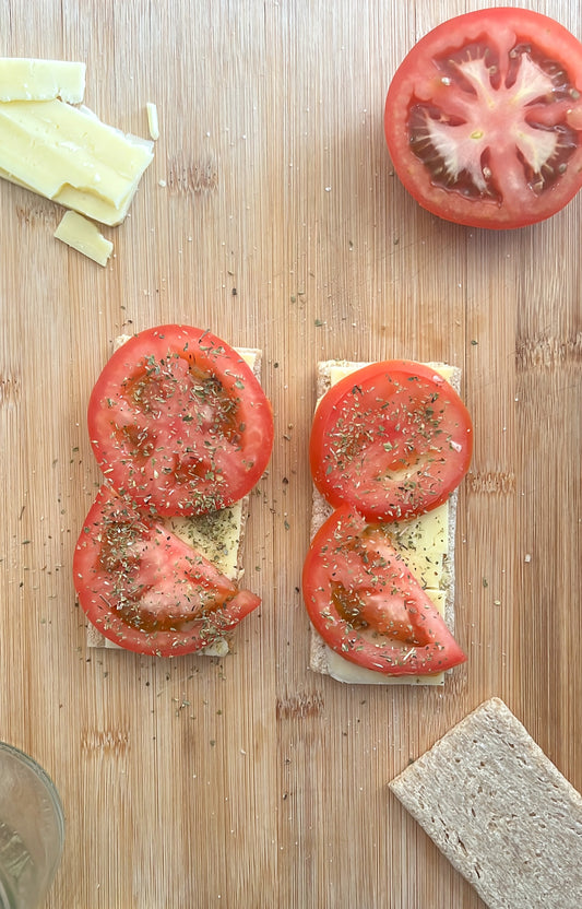 Easy Cheese and Tomato Crackers with a twist 